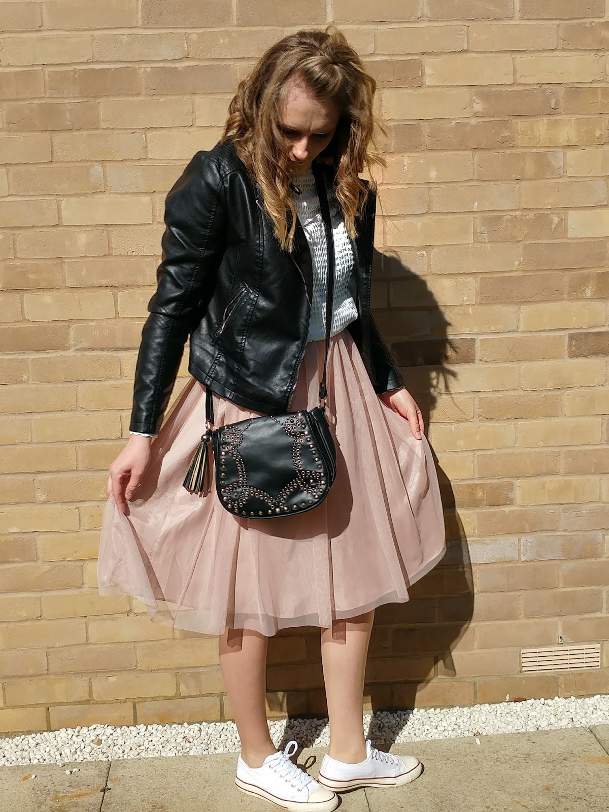 Casual tulle skirt czyli ramoneska, tiulowa spódnica i strój Casual tulle skirt czyli ramoneska, tiulowa spódnica i strój